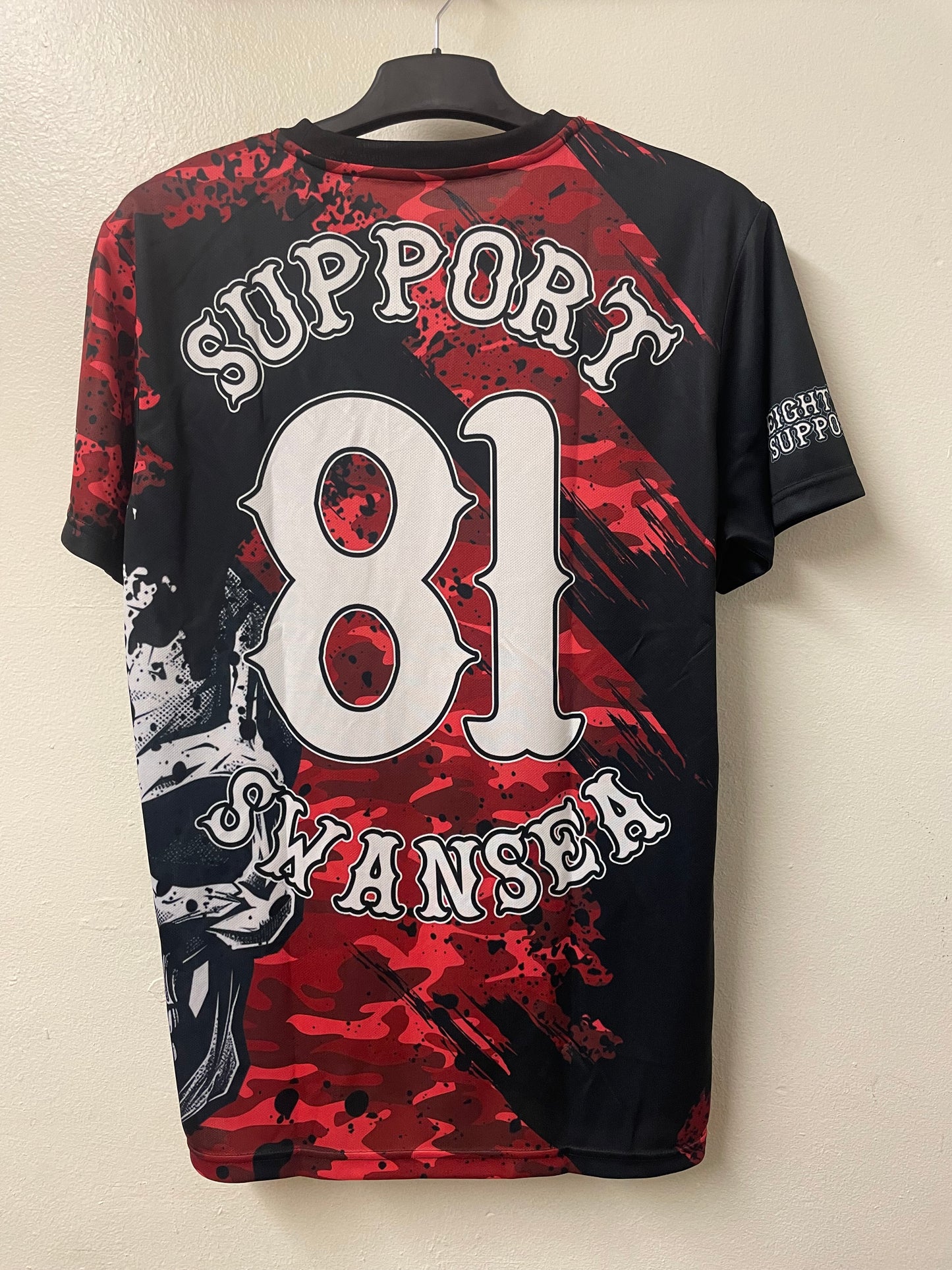 Red and black support 81 T-shirt