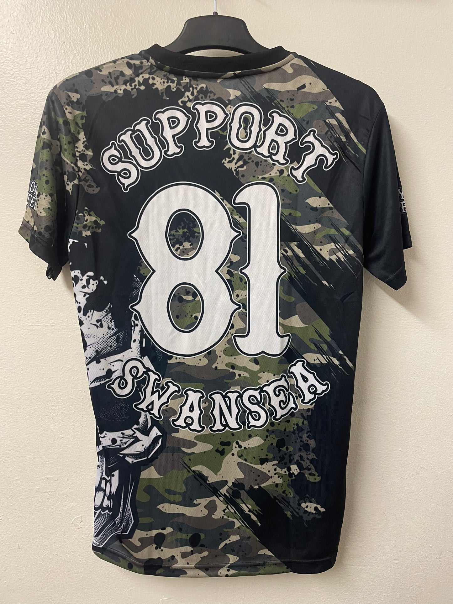 Green and black support 81 T-shirt